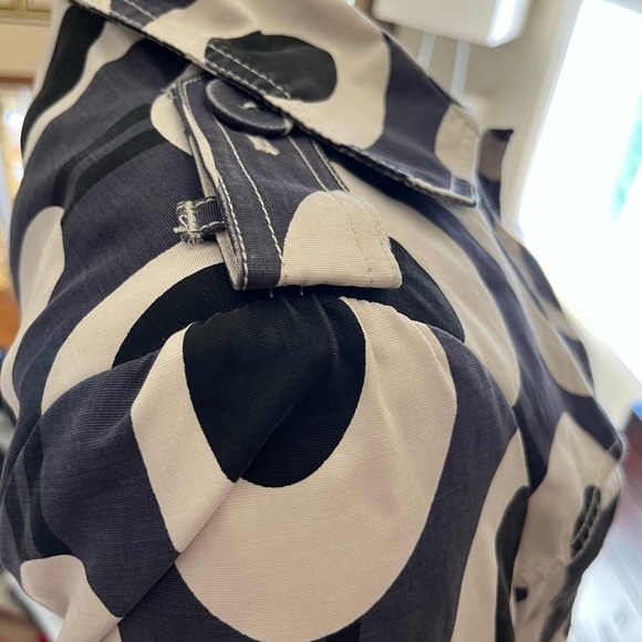 *DONATED*   SOLD Original and detailed trench coat in cream and black. Size S/M. - Picture 8 of 15